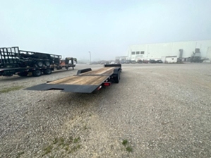 22+8 Aardvark Hydra Tail Trailer On Sale 