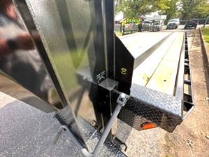 Gatormade 20+10 Hydraulic Dovetail16k Trailer On Sale